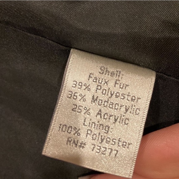 Lauren Conrad EUC Black Faux Fur Cropped jacket L - Picture 9 of 10